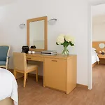Lagos Mare 4*