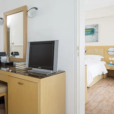 Lagos Mare 4*