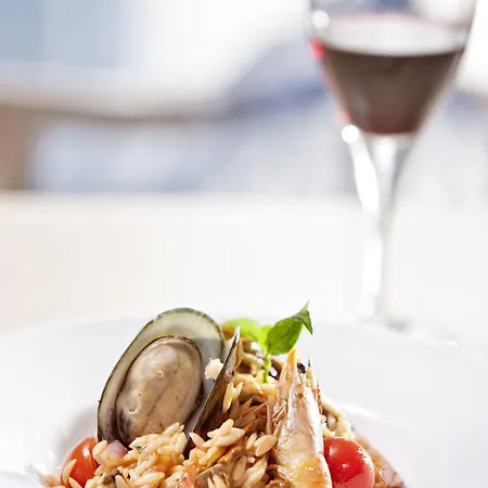 Lagos Mare Отель